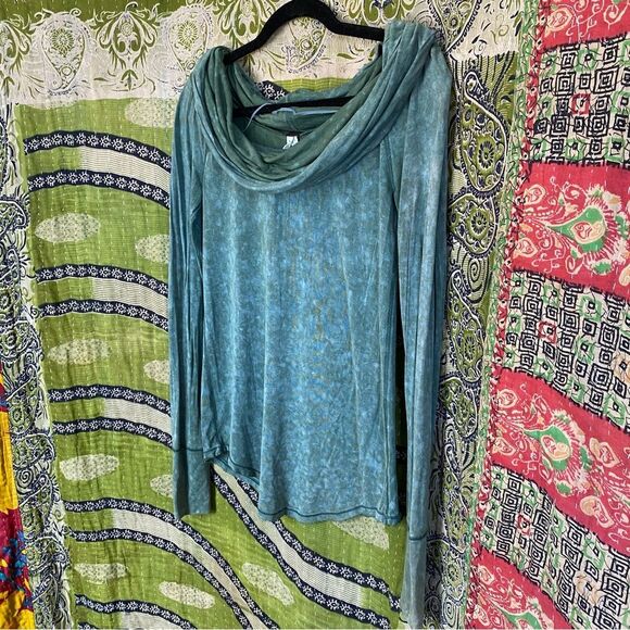 We The Free x Free People Sapphire Mineral Wash Cosmo Cowl Neck Top Size Small - Picture 7 of 16